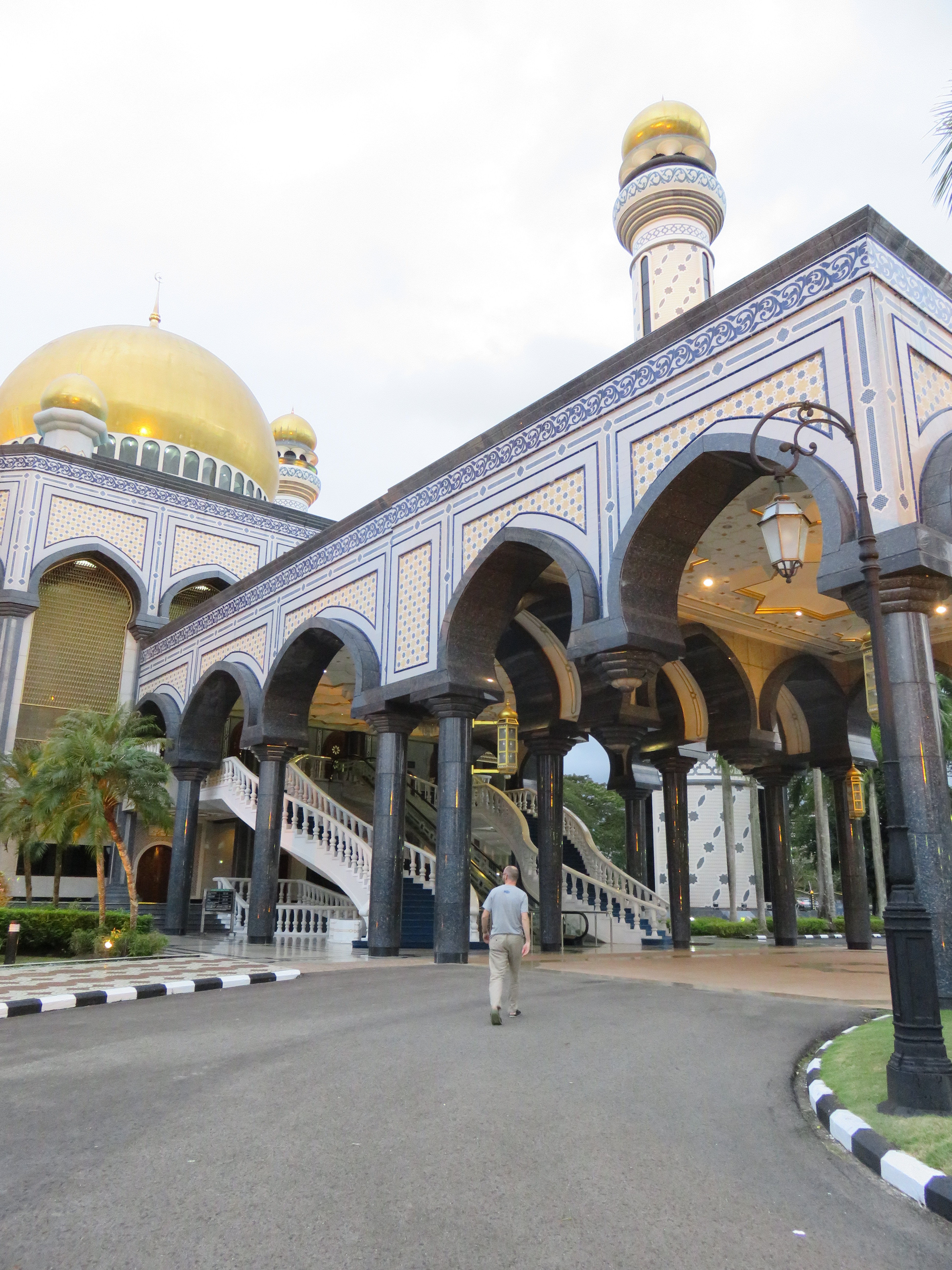 Masjid Hasanil Bolkiah. koleksi pribadi