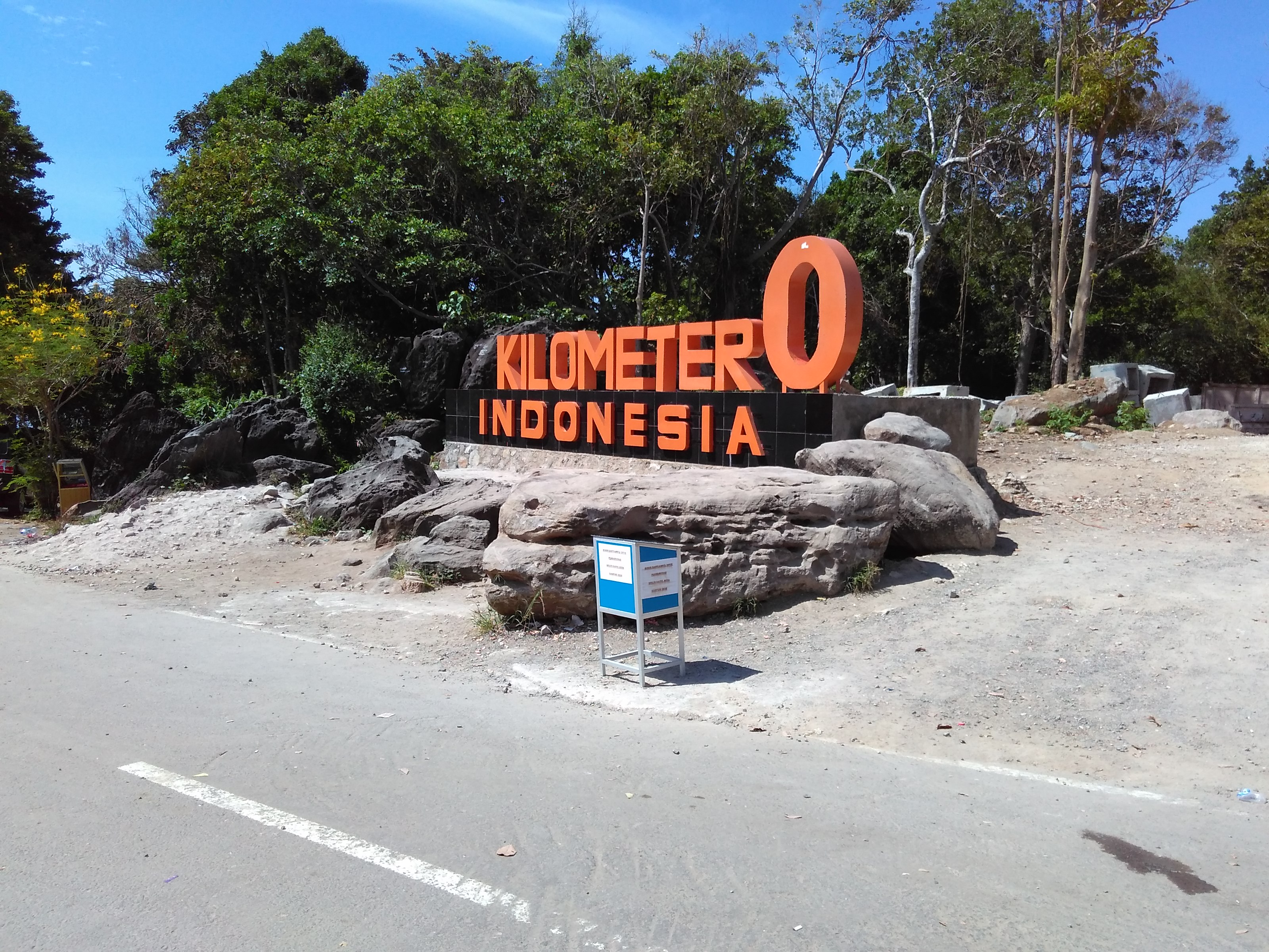 Tugu Kilometer Nol Indonesia (Dokumentasi pribadi)