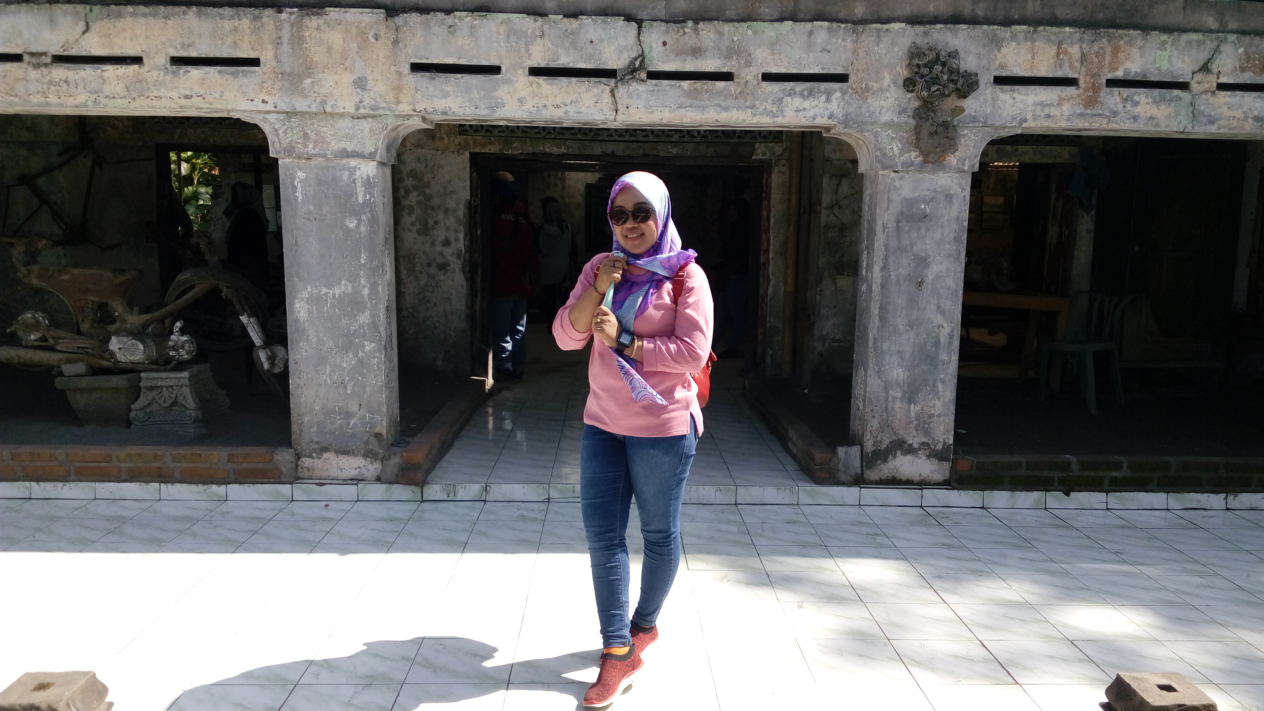 Salah satu sudut bangunan di Lava Tour Merapi (c) Triani Puspitasari/Travelingyuk