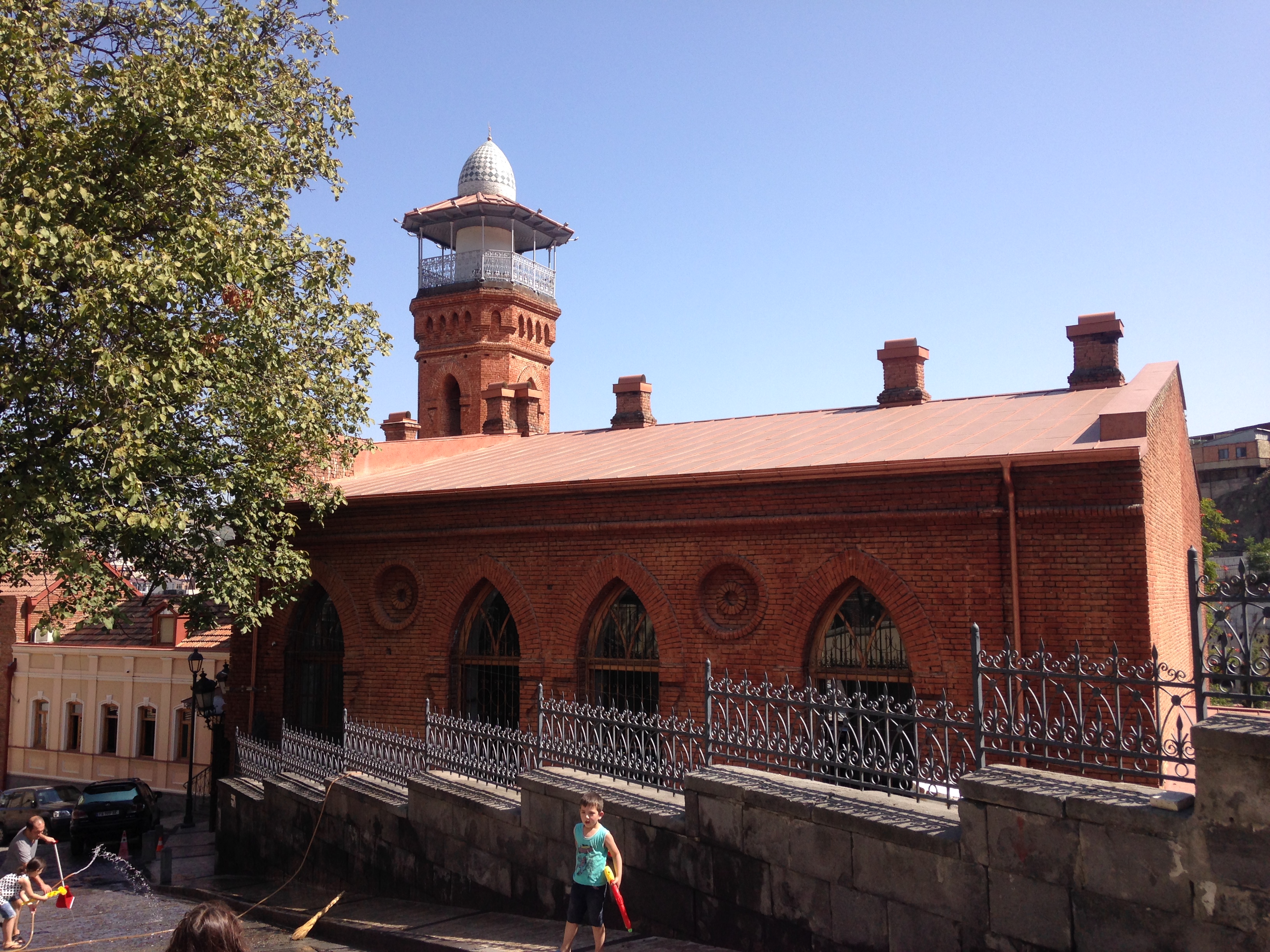 Masjid di Tbilisi (c) Prisca Lohuis/Travelingyuk
