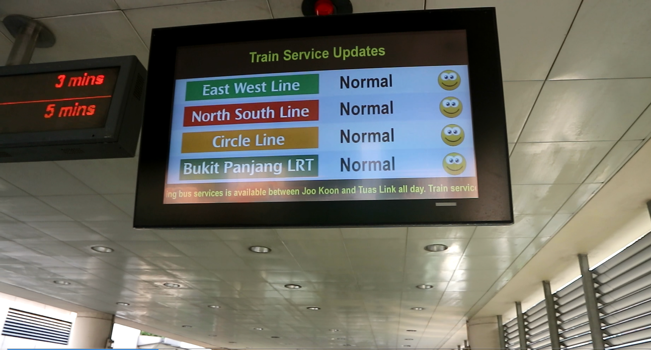 Papan penunjuk jadwal MRT (c) Rohil Ahyani/Travelingyuk