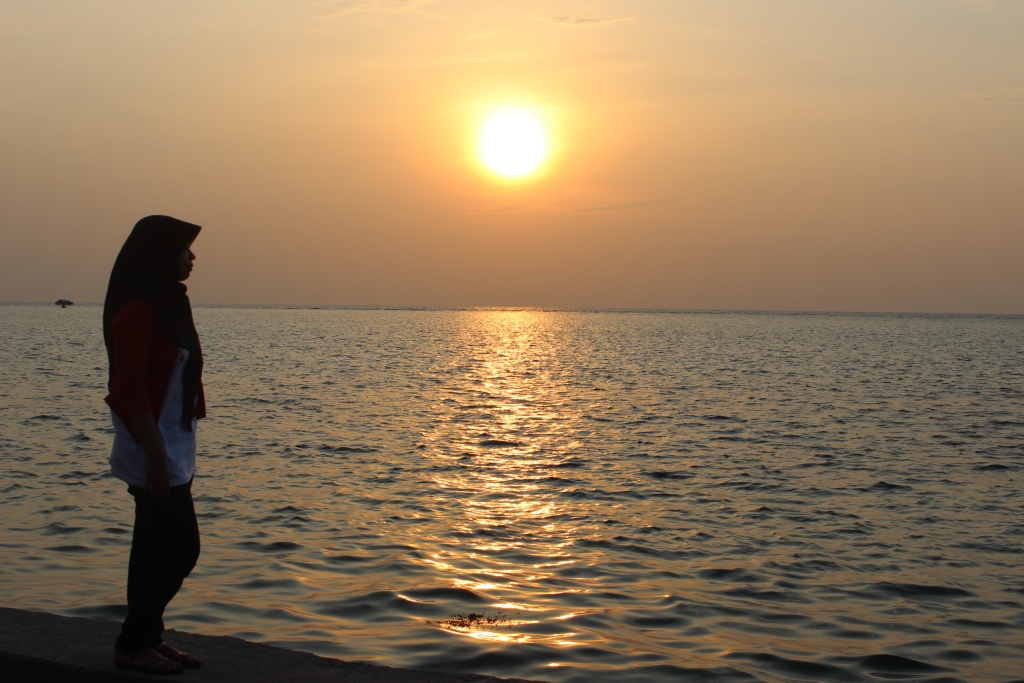 Sunrise di Pulau Pramuka (c) Suci Puji Astuti/Travelingyuk
