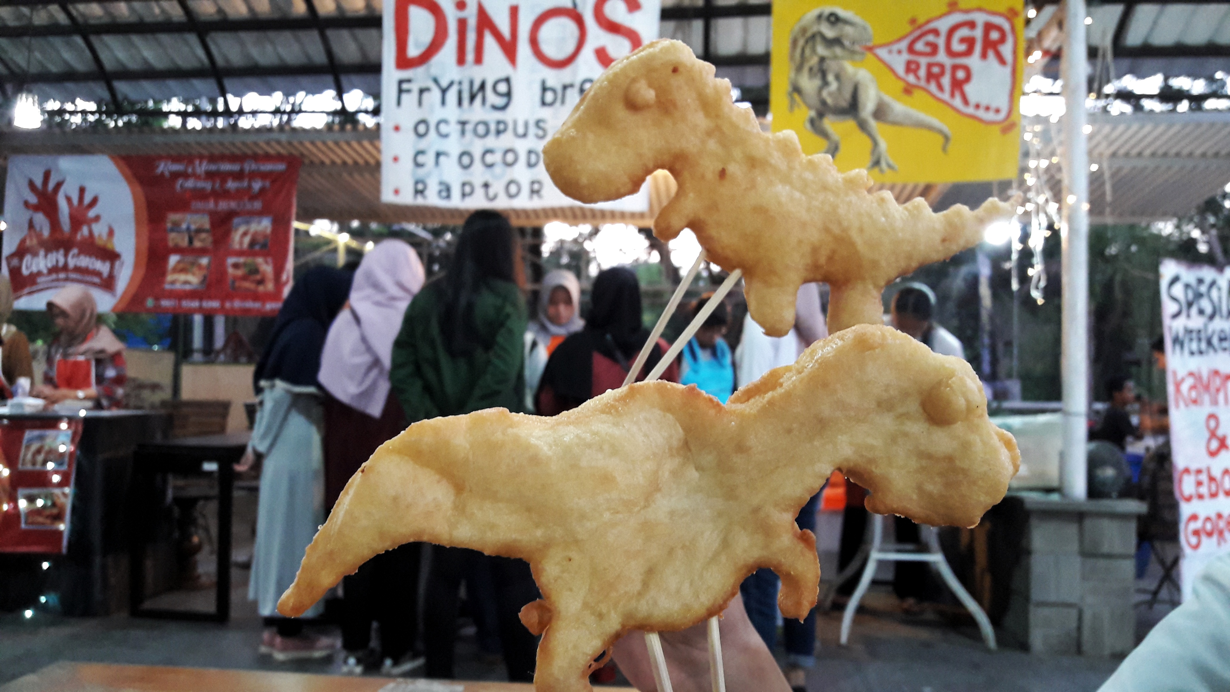 Kue Goreng Dino dan Raptor (c) Annissa Saputri/Travelingyuk