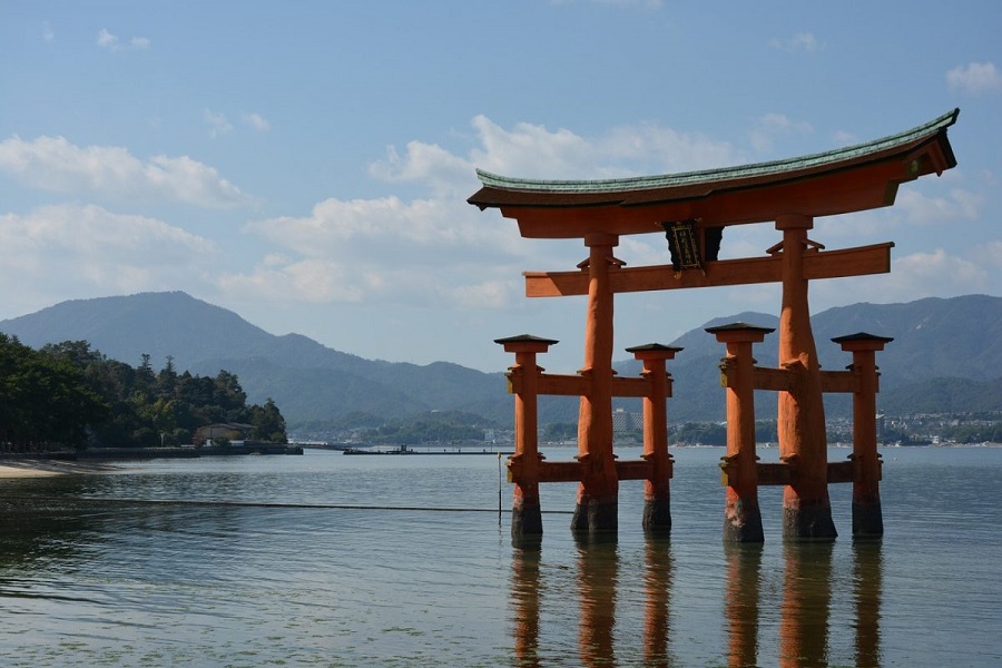 Gerbang Torii Terapung Kuil Itsukishima