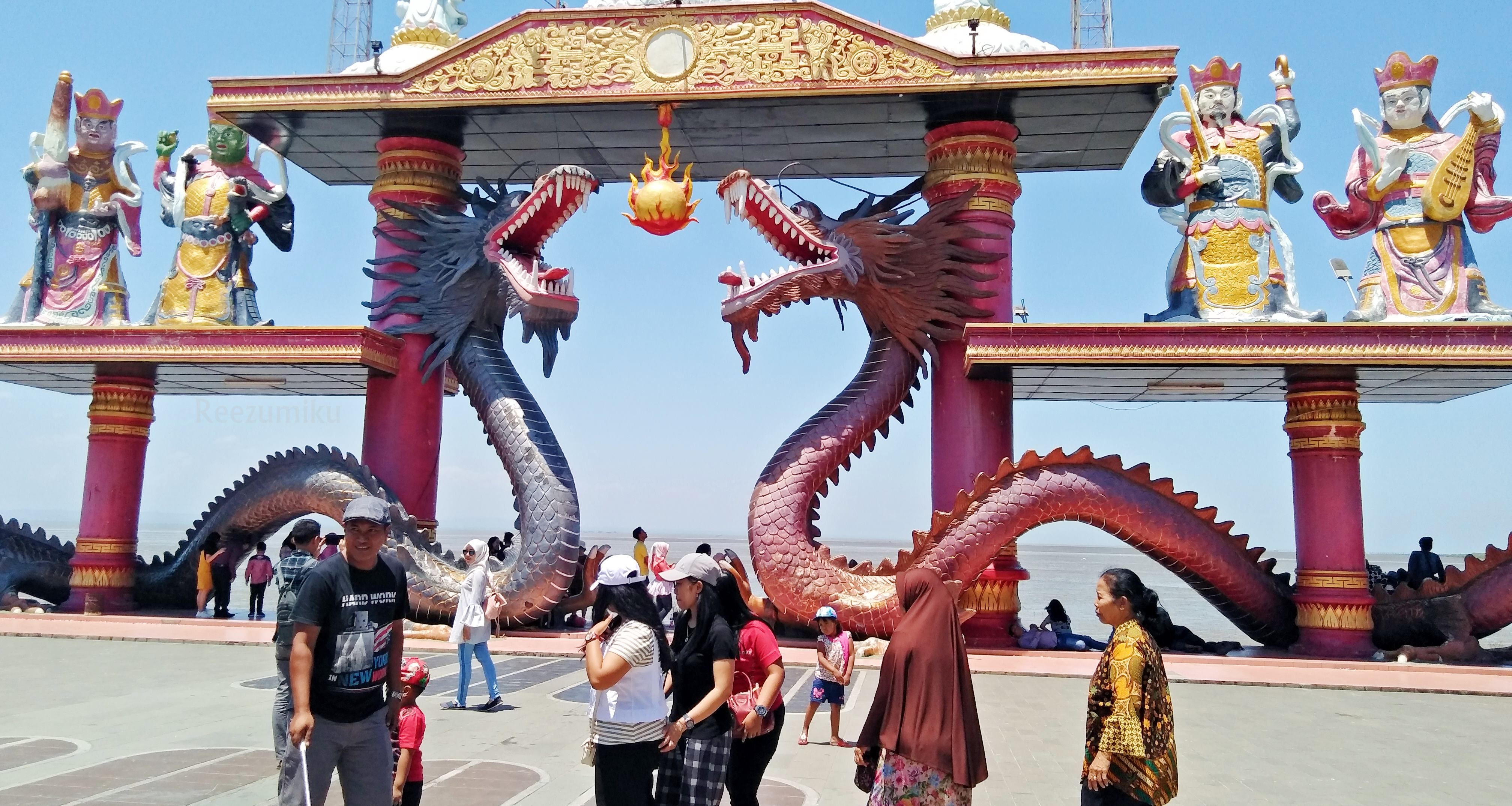 Patung Dewi Kwan Im dan Dua Naga, area wisata untuk umum