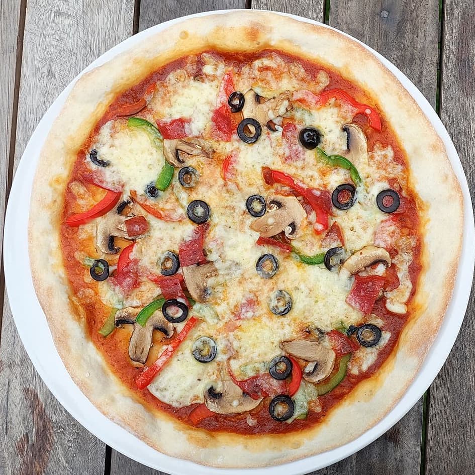 Pizza andalan Nanamia Pizzeria - via instagram/@nanamiapizzeria
