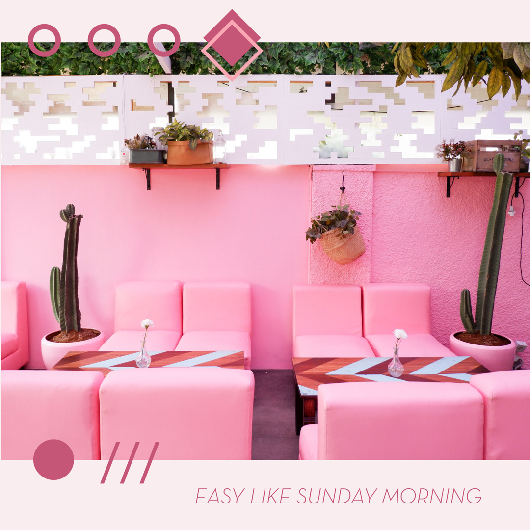 Area makan semi-outdoor di Warlaman Bandung yang bertema warna pink summer - via instagram/@warlamanbdg