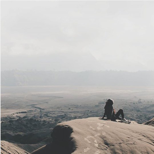 Banyak pemandangan indah dalam perjalanan menuju puncak kawah Bromo via Instagram/ @osyad35