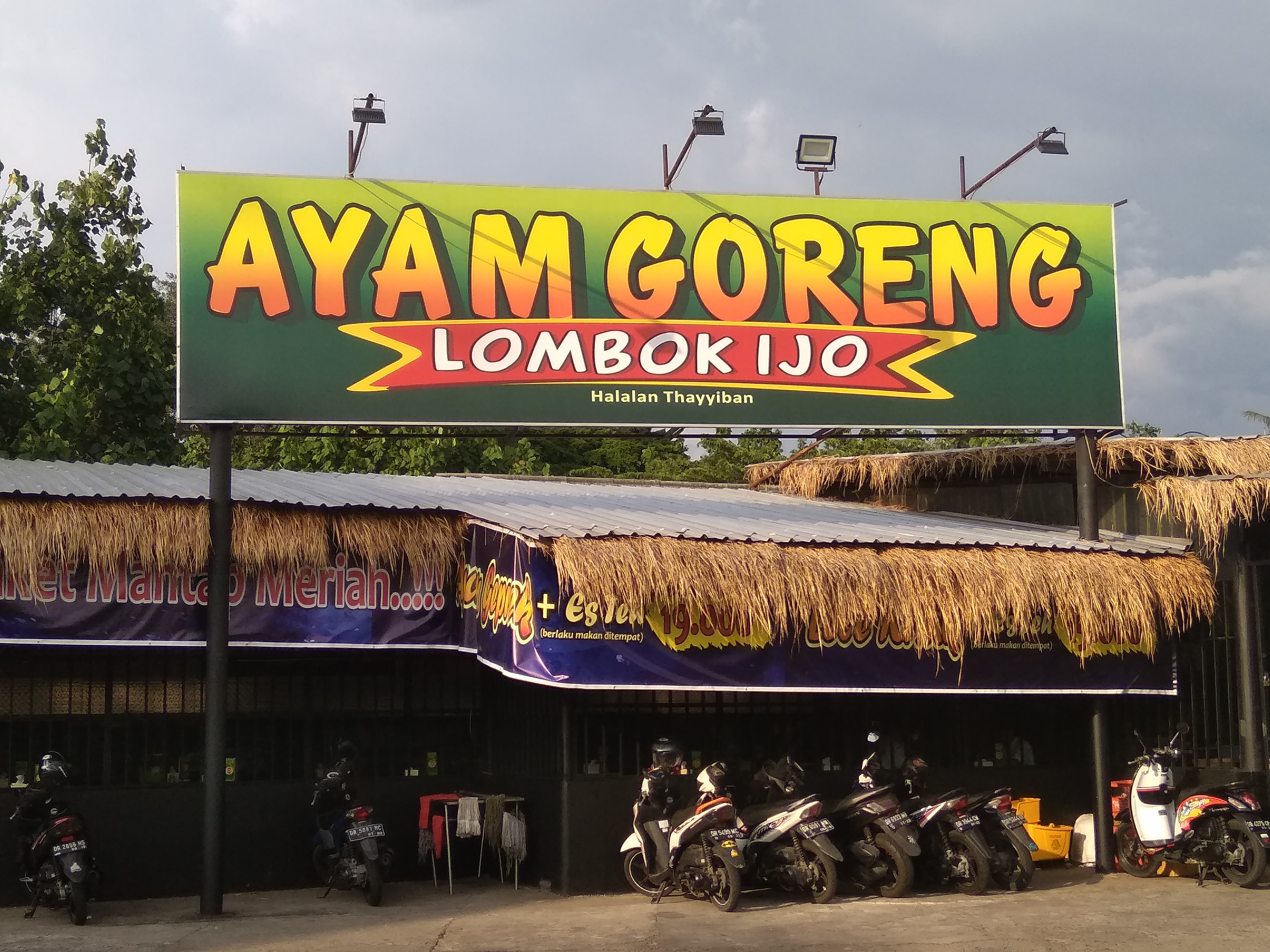 Suasana geografis restoran lombok ijo kota mataram