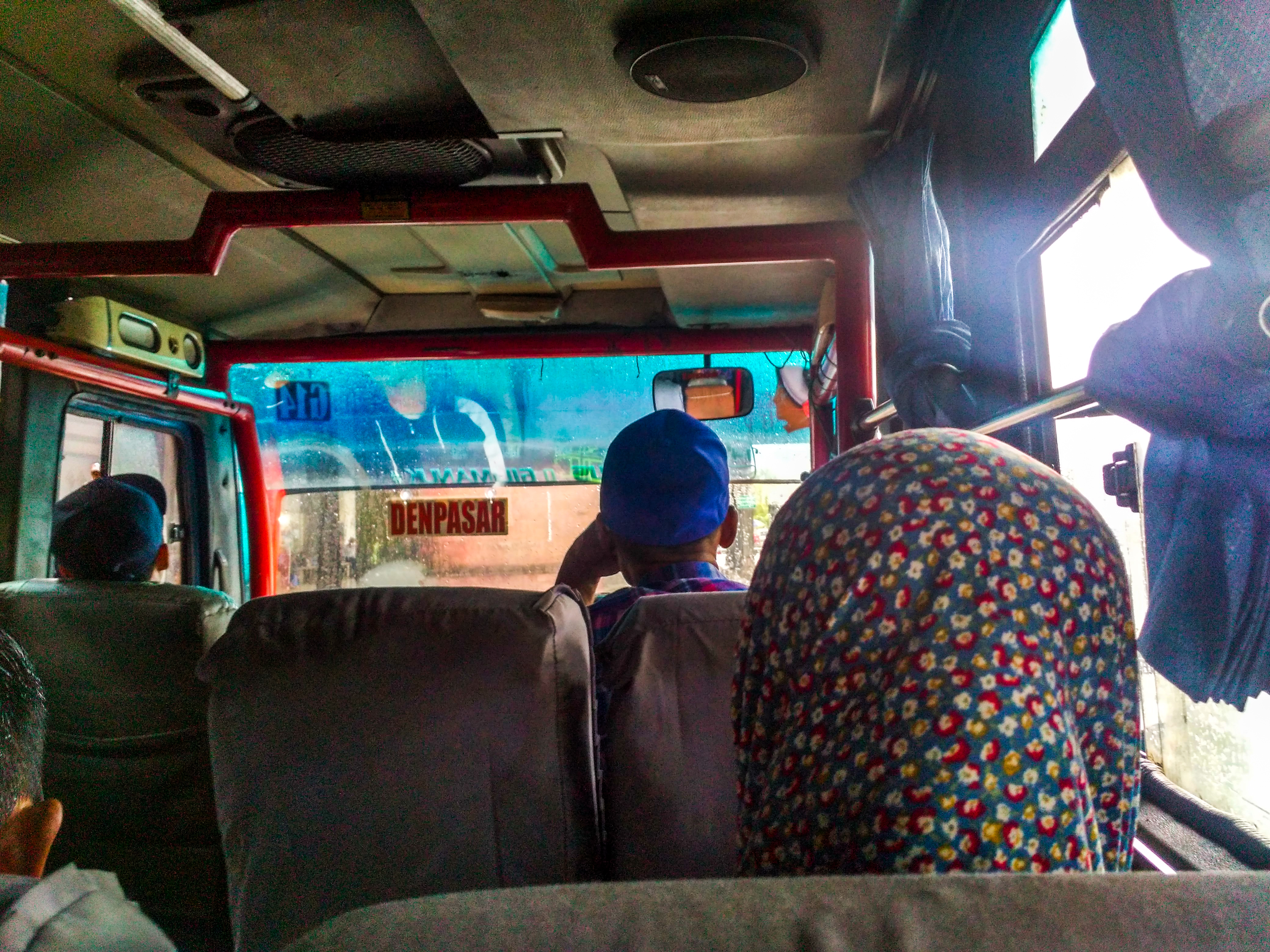 Bus Gilimanuk - Denpasar (c) Yudi Rahmatullah / Travelingyuk