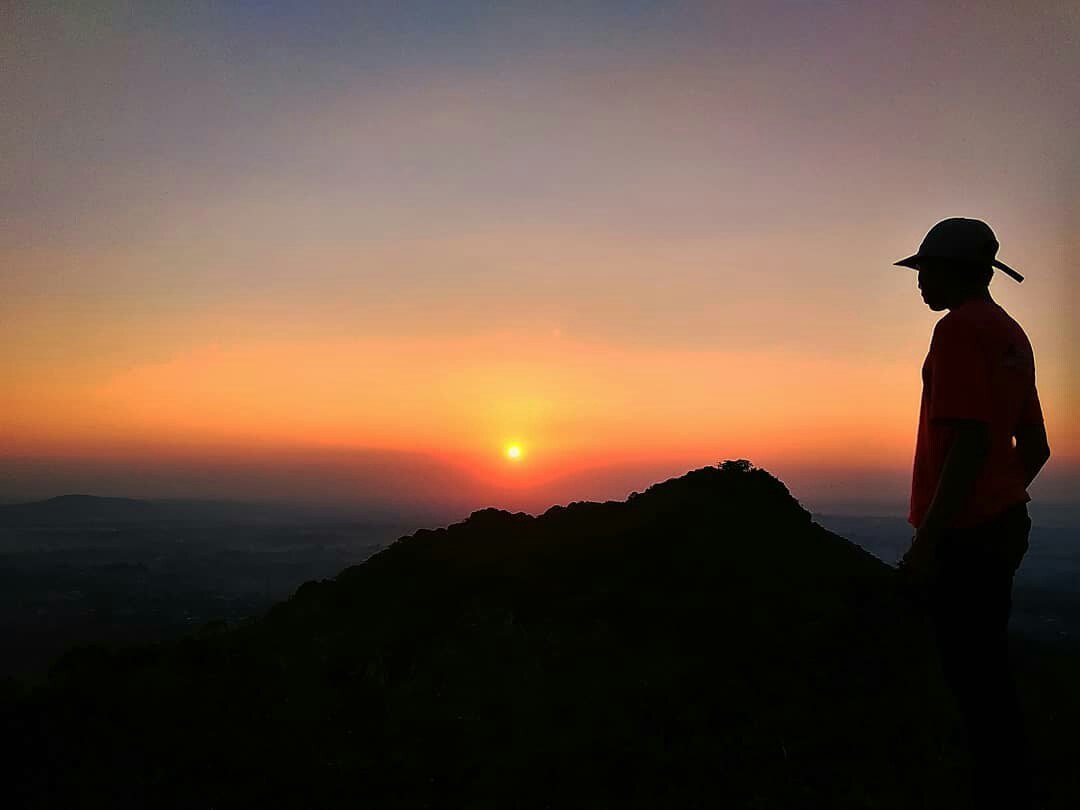 Sunrise dari Gunung Kapur IG @ardi_yansh